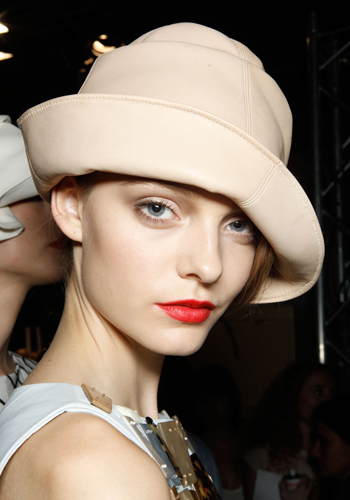 how-to-choose-the-best-hat-to-suit-your-face-shape