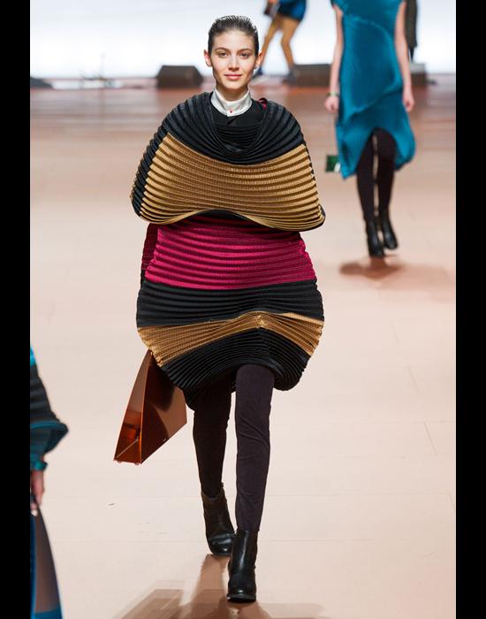 Top 20 crazy looks from Paris Fashion Week Fall 2014 | Elle Canada