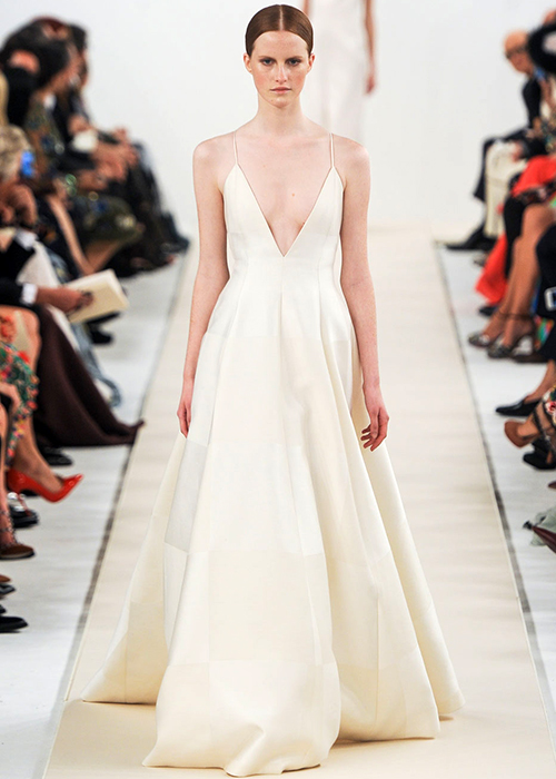 20-amazing-looks-from-the-valentino-sala-bianca-haute-couture-show-in-nyc-2