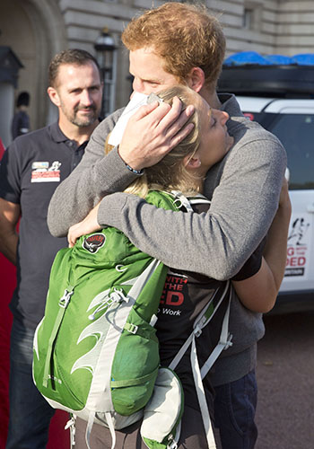 prince-harry-shares-emotional-moment-with-wounded-vet-2