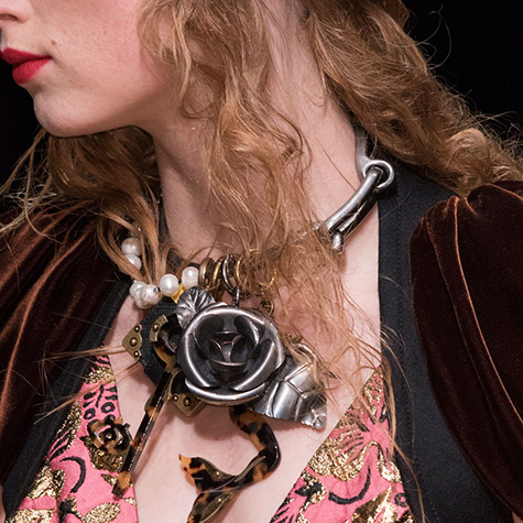 were-zooming-in-on-the-gorgous-details-at-prada