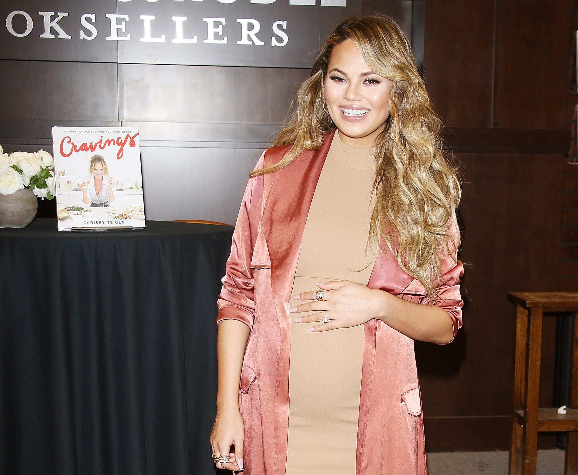 oops-chrissy-teigen-accidentally-shares-her-personal-cell-with-the-entire-world-2