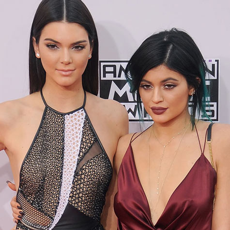 celebrity-sisters-with-totally-different-beauty-game-14