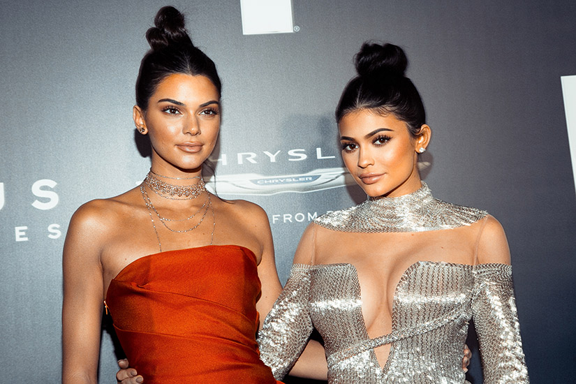 3558e248-9f6f-44b8-bb18-31010999bbfd-kendall-and-kylie-jenner-golden-globes-new-jpg