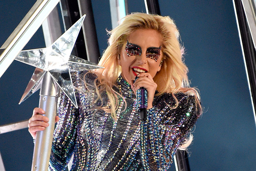 Har det dårligt Ordliste R What it's like to do Lady Gaga's makeup for the Super Bowl | Elle Canada