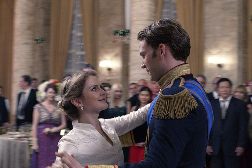 Why Don’t A Christmas Prince and A Princess Switch Exist in the Same Universe? | Elle Canada
