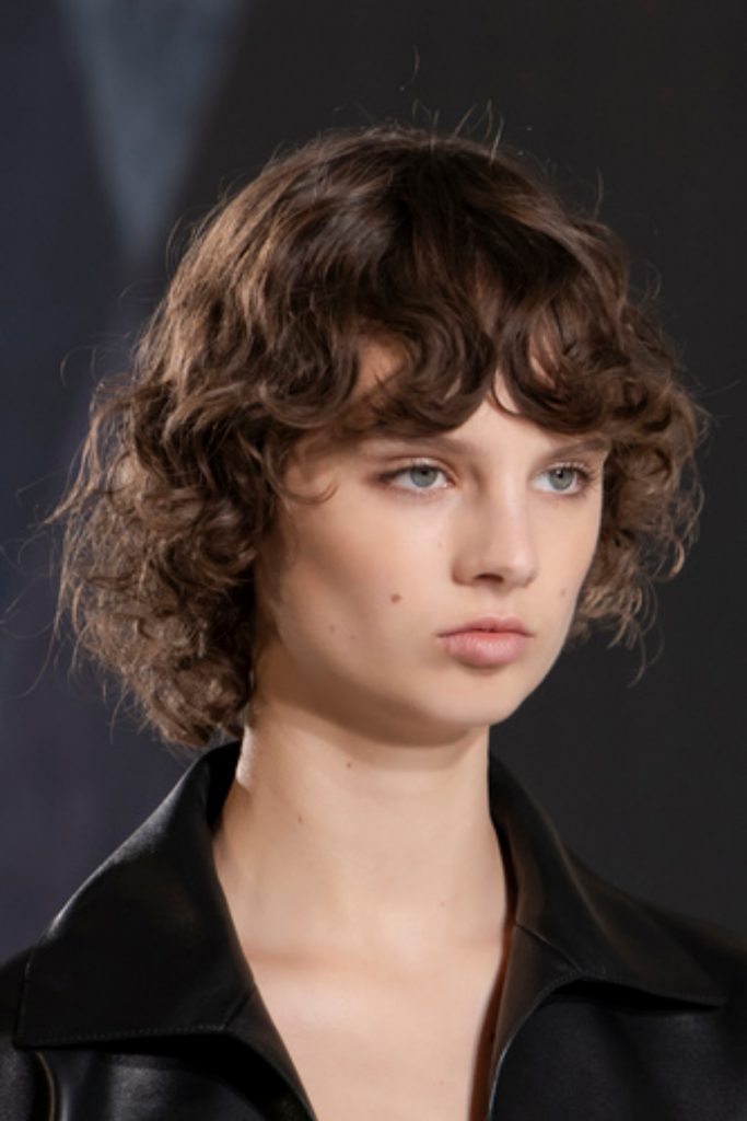 SS21 Hair Trend: Casual Curls (Hermes)