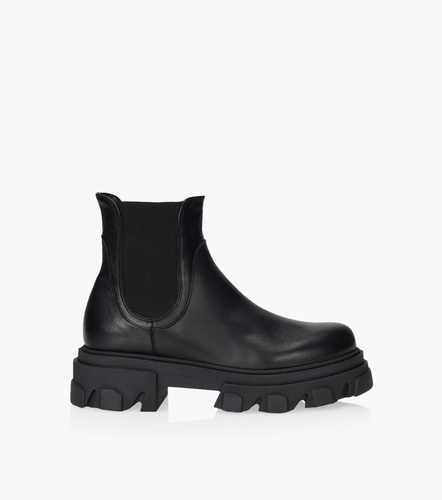10 Trendy Boots for Fall 2021