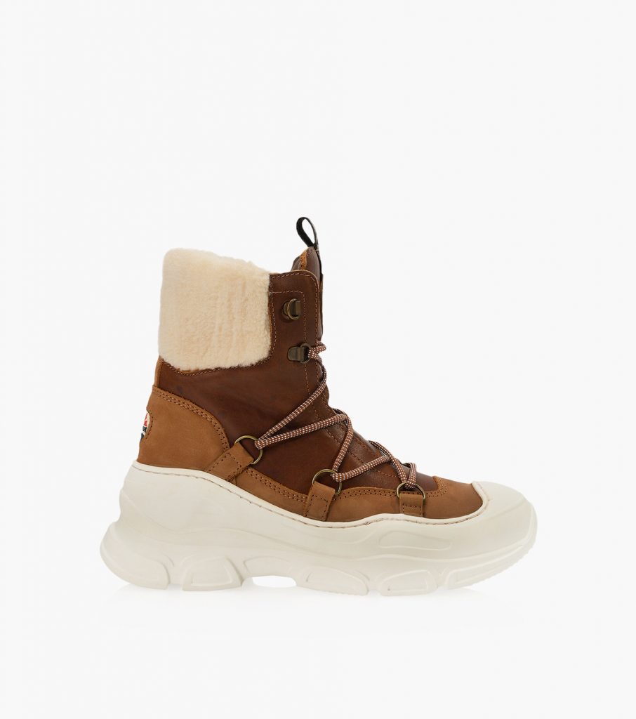 10 Stylish Boots to Keep Your Feet Cozy This Winter