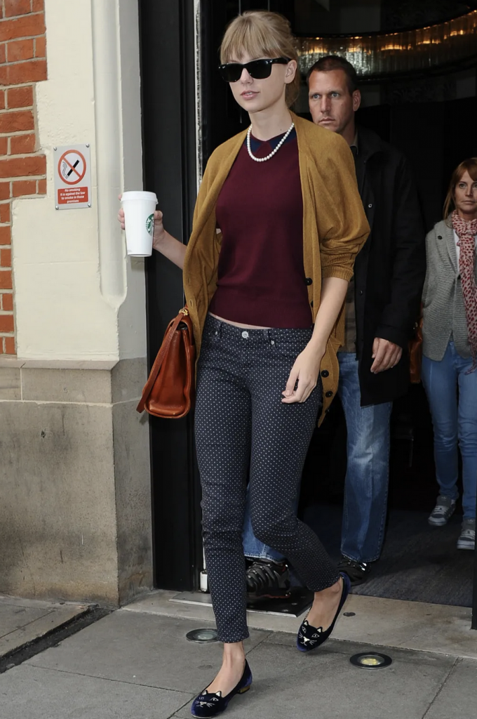 Taylor-Swift-Street Style-October 2012
